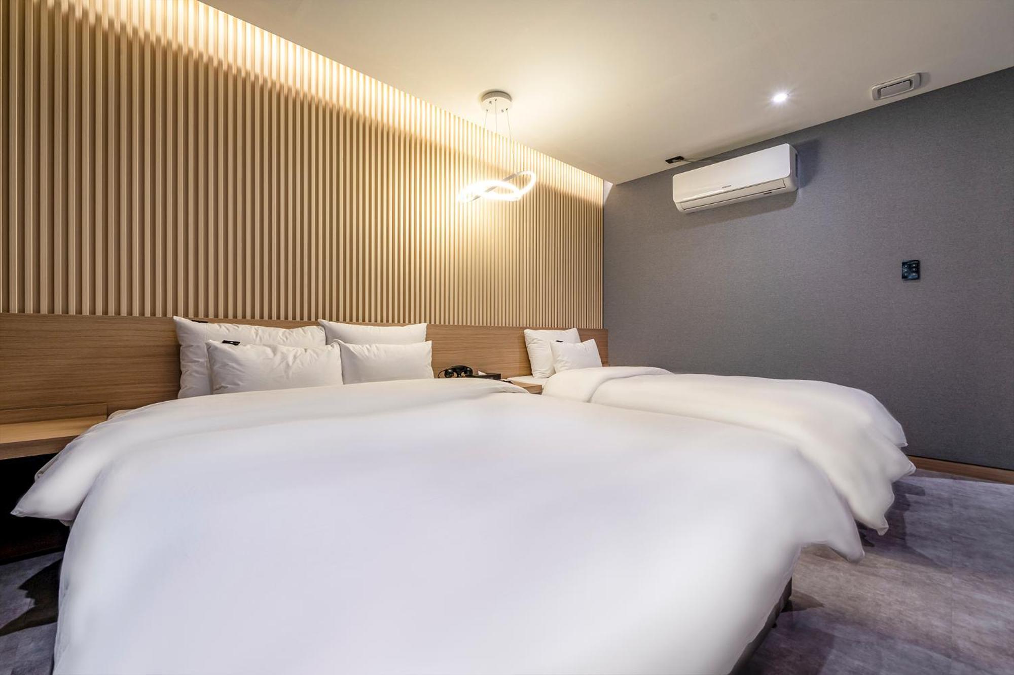 Urban Brown Hotel Chungju City Hall Exterior foto